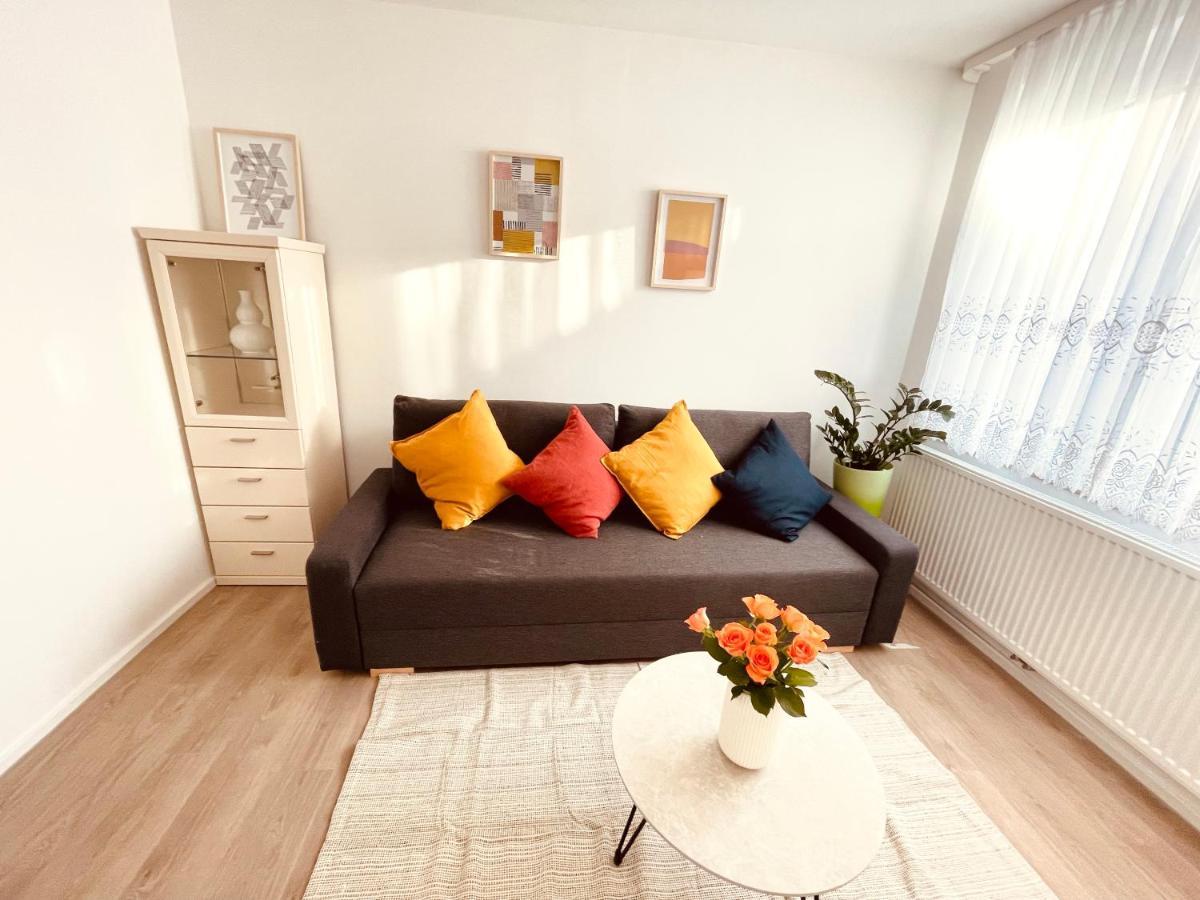 Frisch Renoviertes Und Charmantes Apartment シュトゥットガルト エクステリア 写真