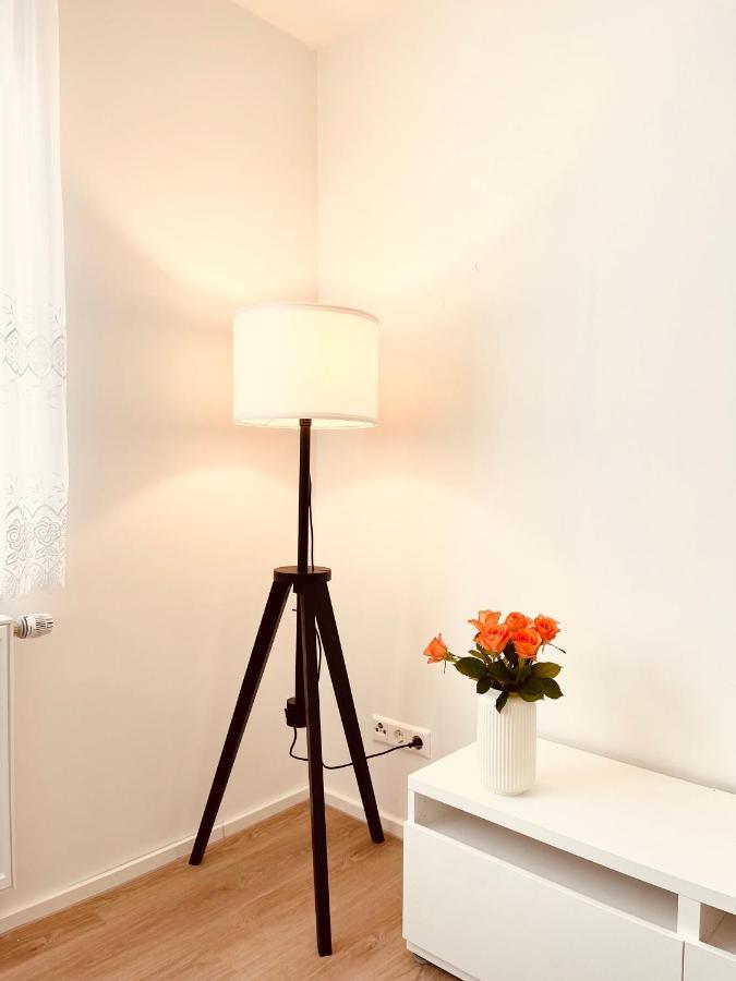 Frisch Renoviertes Und Charmantes Apartment シュトゥットガルト エクステリア 写真